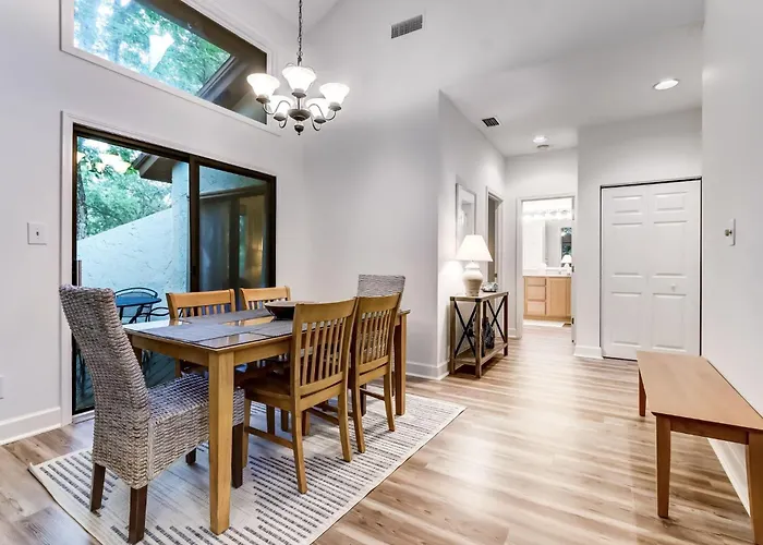 2349 Courtside Villas